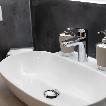 Appartement Fondazione Prada-navigli 15 Minutes To Duomo By Metro Milan